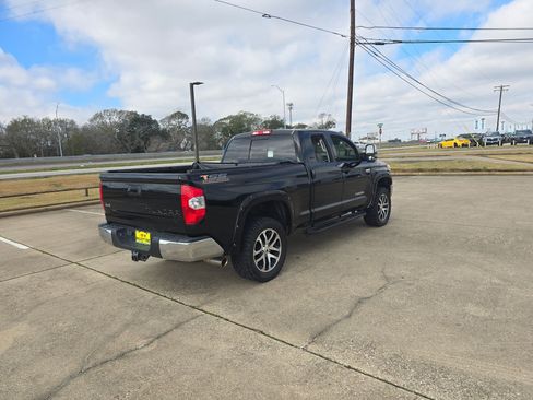 Used 2017 Toyota Tundra SR5 w/ SR5 Upgrade Package image 9