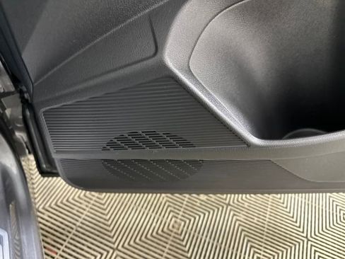 Used 2023 Volkswagen Taos SE image 29