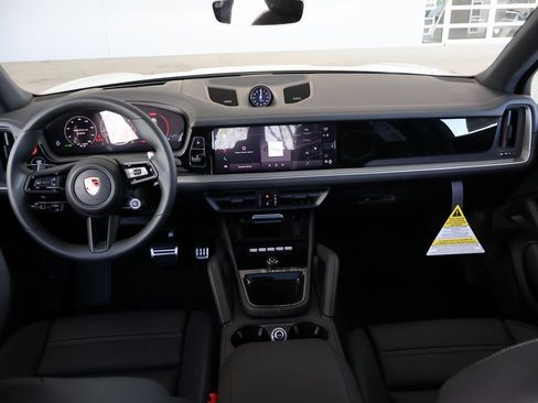 New 2025 Porsche Cayenne S image 20