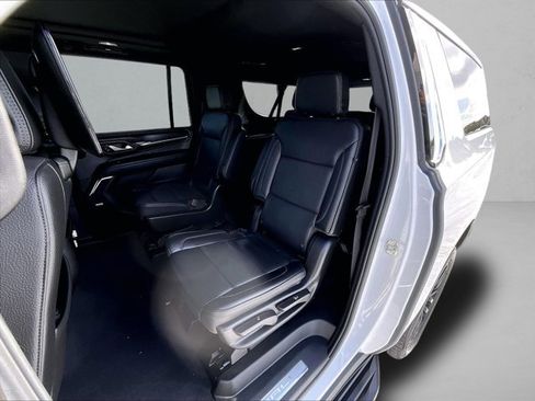 Used 2024 GMC Yukon XL Denali w/ Advanced Technology Package image 28