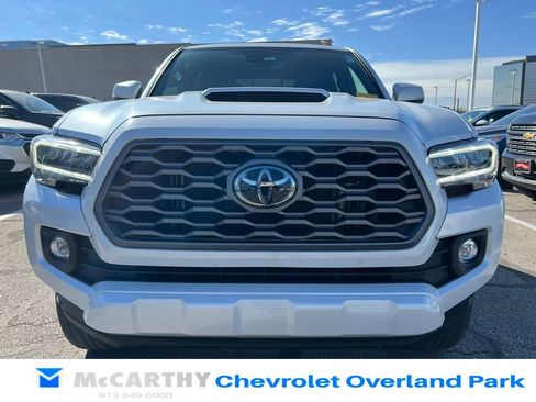 Used 2022 Toyota Tacoma TRD Sport w/ Technology Package image 7