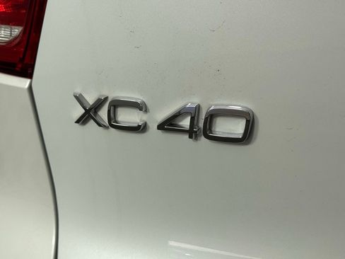 New 2025 Volvo XC40 B5 Plus w/ Climate Package image 7