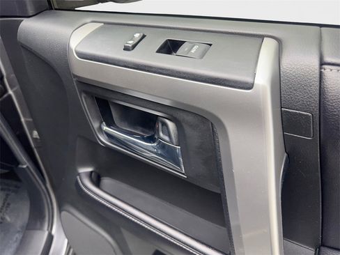 Used 2018 Toyota 4Runner 2WD image 53