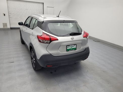 Used 2019 Nissan Kicks SV image 6