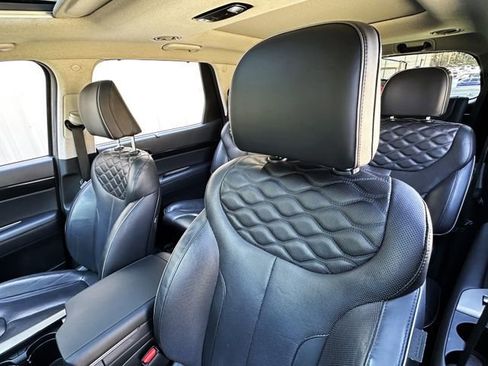 Used 2021 Hyundai Palisade Limited FWD image 12