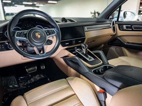 Used 2022 Porsche Cayenne GTS image 39