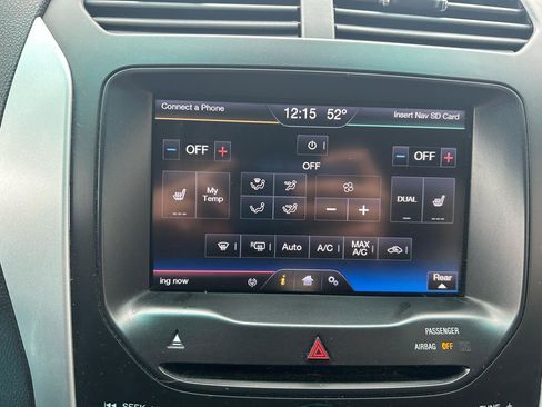 Used 2013 Ford Explorer XLT AWD/4WD image 25