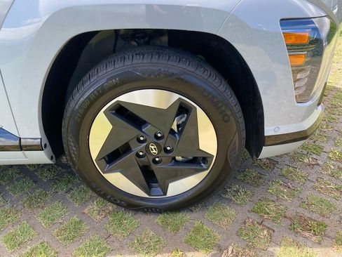 Certified 2024 Hyundai Kona Limited image 27