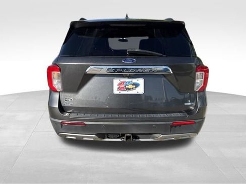 Used 2020 Ford Explorer XLT w/ Equipment Group 202A AWD/4WD image 6