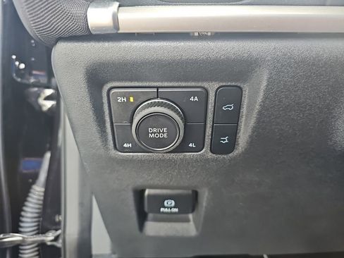 Used 2025 Ford Expedition Active AWD/4WD image 23