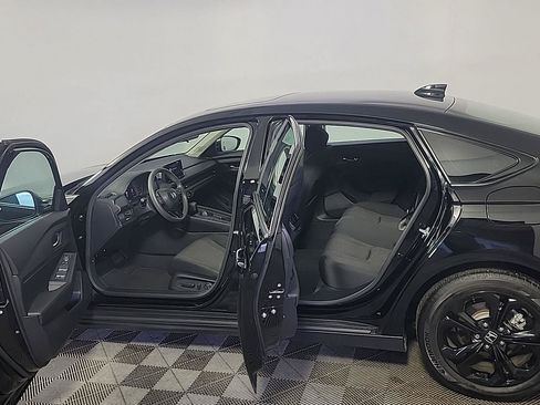 Certified 2025 Honda Accord SE image 15