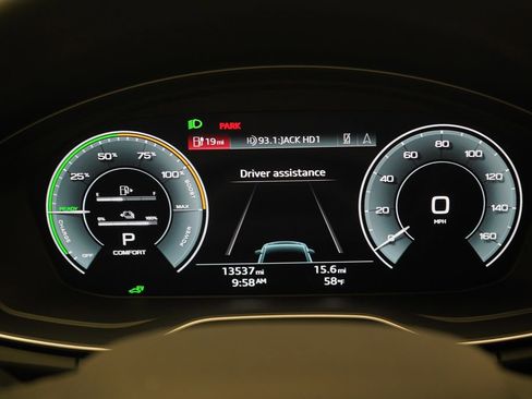 Used 2025 Audi Q5 e Premium Plus w/ Premium Plus Package image 10