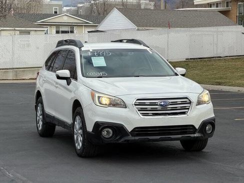 Used 2017 Subaru Outback 2.5i Premium image 2