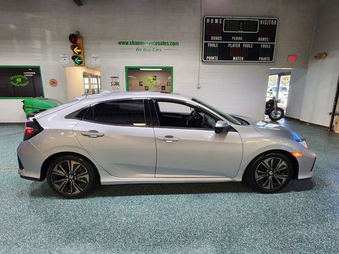 Used 2018 Honda Civic EX image 5