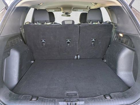 Used 2020 Ford Escape SE image 6