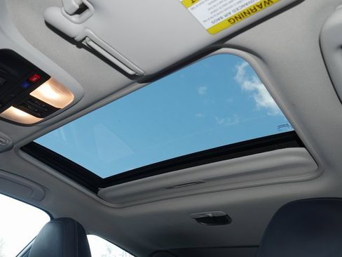 Used 2017 Subaru Impreza 2.0i Limited w/ Moonroof/BSD & Rcta/Eyesight image 3