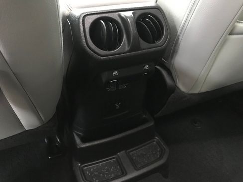Used 2023 Jeep Wrangler Unlimited Sahara AWD/4WD image 17