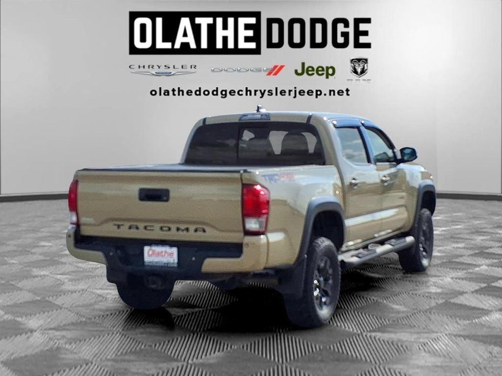 Used 2017 Toyota Tacoma TRD Off-Road AWD/4WD image 30