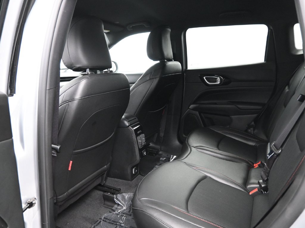 Used 2024 Jeep Compass Trailhawk AWD/4WD image 27