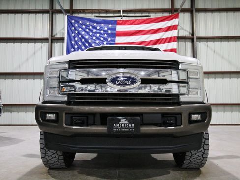 Used 2017 Ford F250 King Ranch w/ King Ranch Ultimate Package AWD/4WD image 2