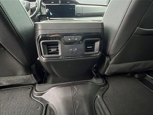 Used 2024 GMC Sierra 2500 AT4 w/ AT4 Preferred Package image 28