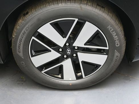 New 2026 Hyundai Ioniq 9 SEL image 9