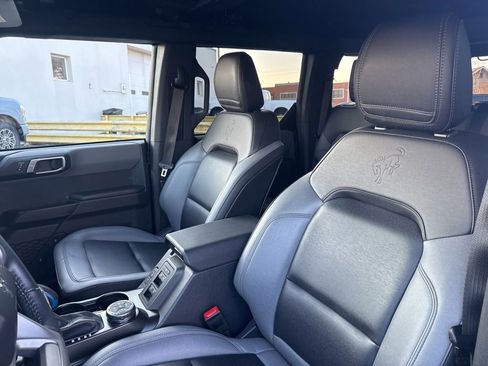 Used 2024 Ford Bronco Black Diamond w/ Sasquatch Package image 11