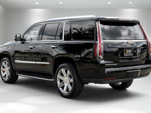 Used 2019 Cadillac Escalade Luxury AWD/4WD image 9