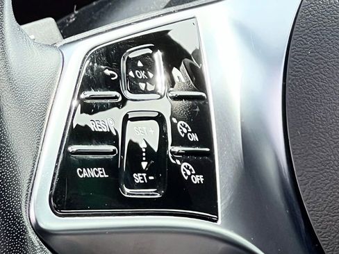 Certified 2023 Mercedes-Benz C 300 4MATIC Sedan image 28