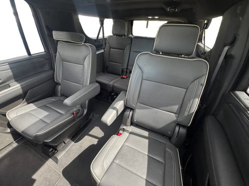 Used 2024 GMC Yukon XL SLT w/ SLT Luxury Package AWD/4WD image 15