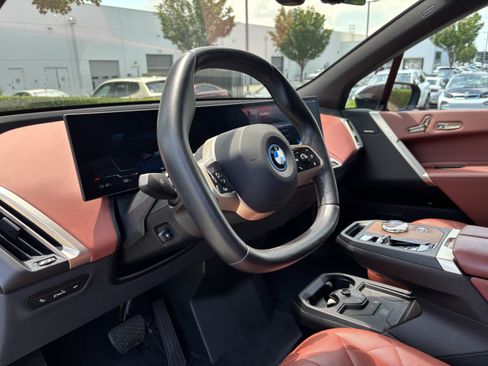 Used 2023 BMW iX xDrive50 w/ Premium Package AWD/4WD image 18