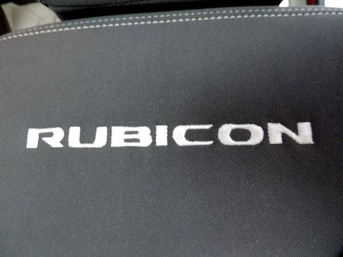 Used 2016 Jeep Wrangler Unlimited Rubicon image 16