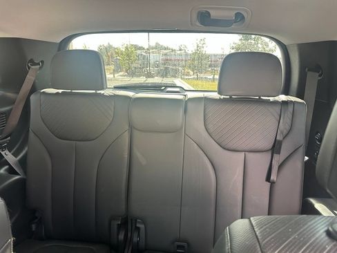 Used 2024 Hyundai Palisade SEL w/ Premium Package FWD image 11