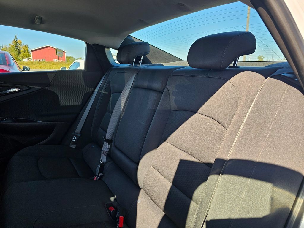 Used 2024 Chevrolet Malibu LT w/ Sport Edition FWD image 18