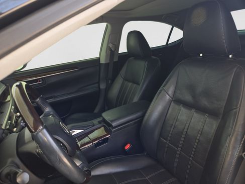 Used 2016 Lexus ES 350 w/ Luxury Package w/Wood Trim FWD image 10