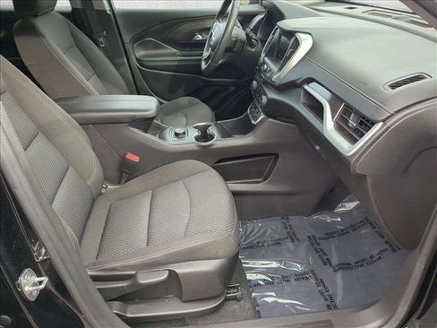 Used 2024 GMC Terrain SLE image 21