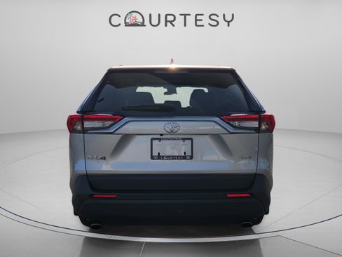 Certified 2025 Toyota RAV4 XLE w/ Convenience Package image 5