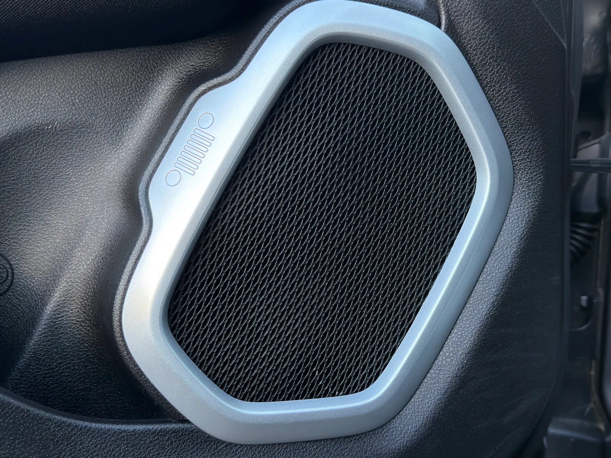 Used 2019 Jeep Renegade Latitude w/ Safety & Security Group II FWD image 42