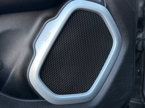 Used 2019 Jeep Renegade Latitude w/ Safety & Security Group II FWD image 42