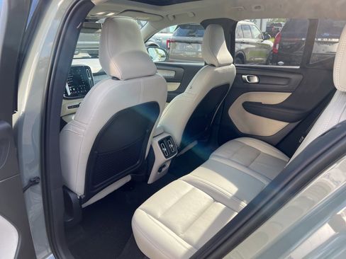 Used 2023 Volvo XC40 B5 Plus w/ Driver Assist Package AWD/4WD image 49