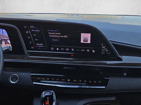 Used 2024 Cadillac Escalade ESV Sport Platinum w/ LPO, ONYX Package image 15