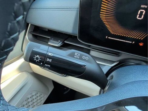 New 2026 Kia Carnival EX FWD image 30