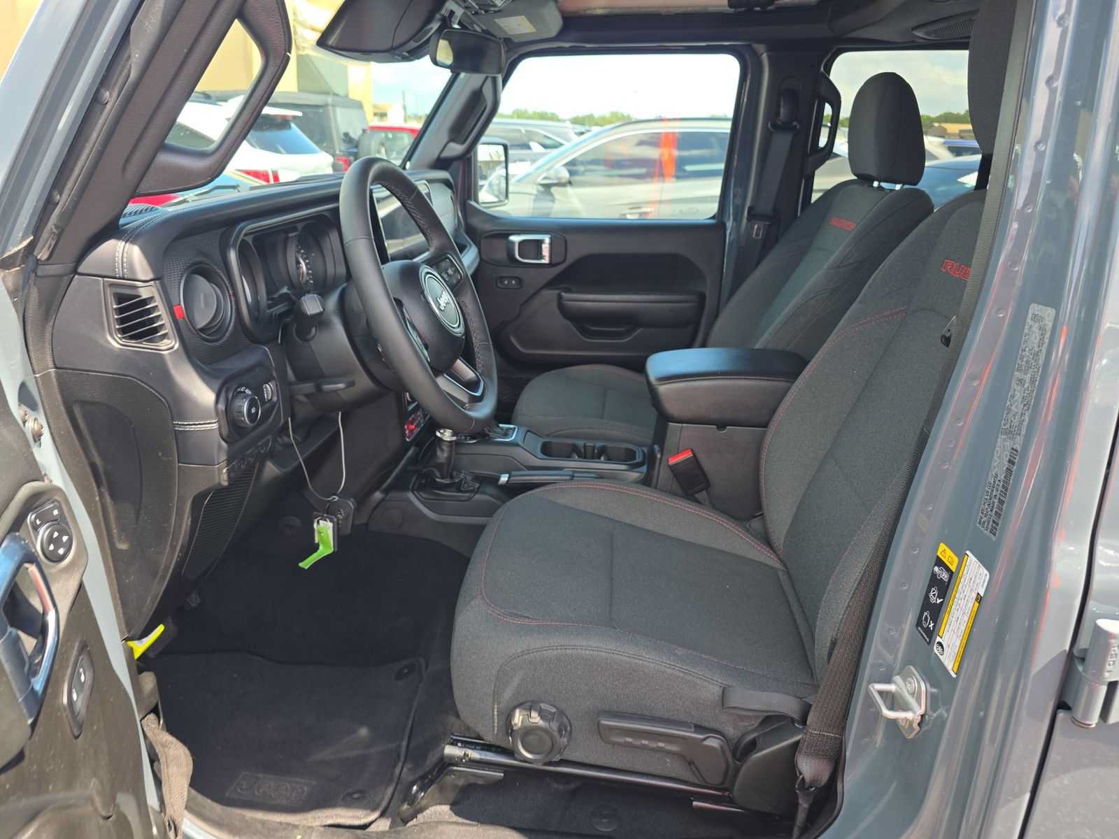 Used 2025 Jeep Wrangler Unlimited Rubicon w/ Convenience Group AWD/4WD image 6