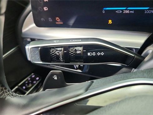 Used 2025 Cadillac Lyriq Sport image 41