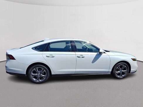 Certified 2023 Honda Accord EX image 12