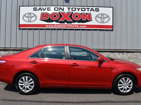 Used 2009 Toyota Camry LE FWD image 7