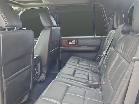 Used 2012 Lincoln Navigator 4WD image 25