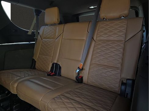 Used 2022 Cadillac Escalade ESV Premium Luxury w/ Performance Package AWD/4WD image 9