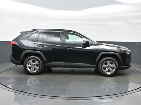 Used 2025 Toyota RAV4 XLE AWD/4WD image 7