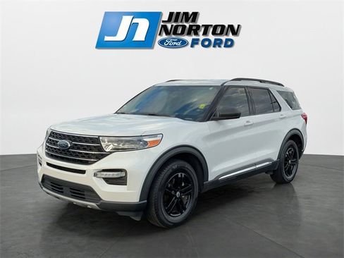 Used 2021 Ford Explorer XLT w/ Equipment Group 202A image 7
